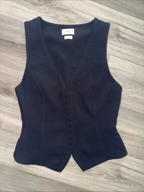 Aritzia Wilfred Black V-Neck Tailored Vest